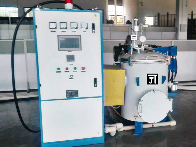 Horno de fusión de inducción al vacío  