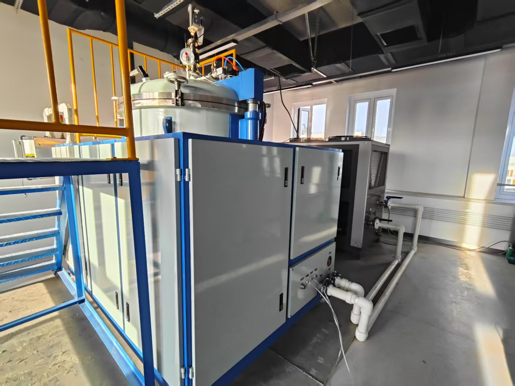 ¿Qué medidas de emergencia existen ante fallas en el uso de hornos de grafitización de alta temperatura?