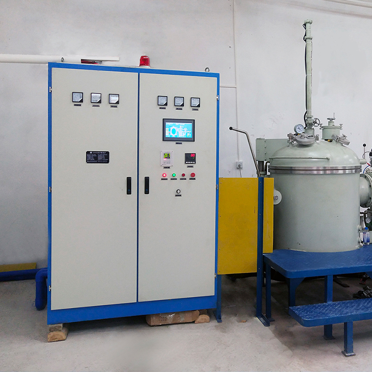 Horno de fusión de inducción al vacío  